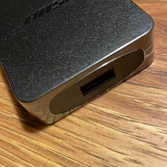 Bose USB charger wall adapter - Picture 4 of 5